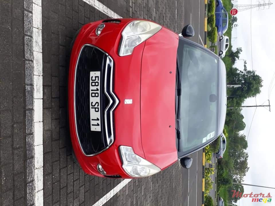 2011' Citroen DS3 photo #4