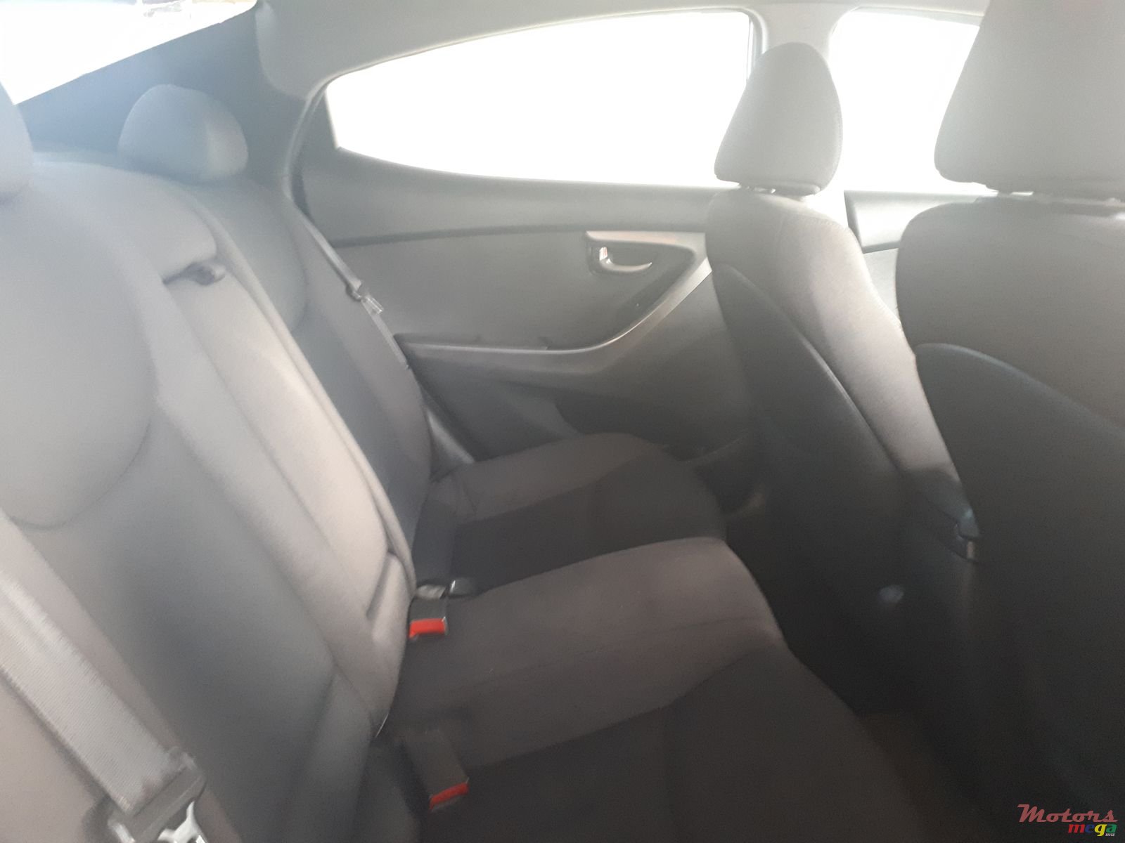 2012' Hyundai Elantra photo #3