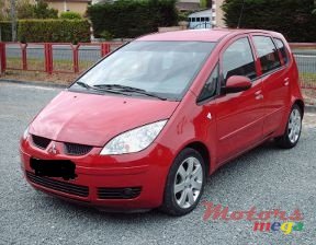 2004' Mitsubishi Colt photo #1