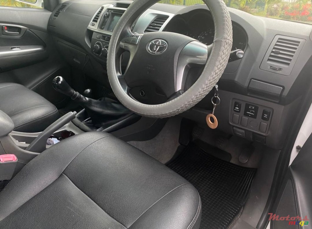 2016' Toyota Hilux any photo #1