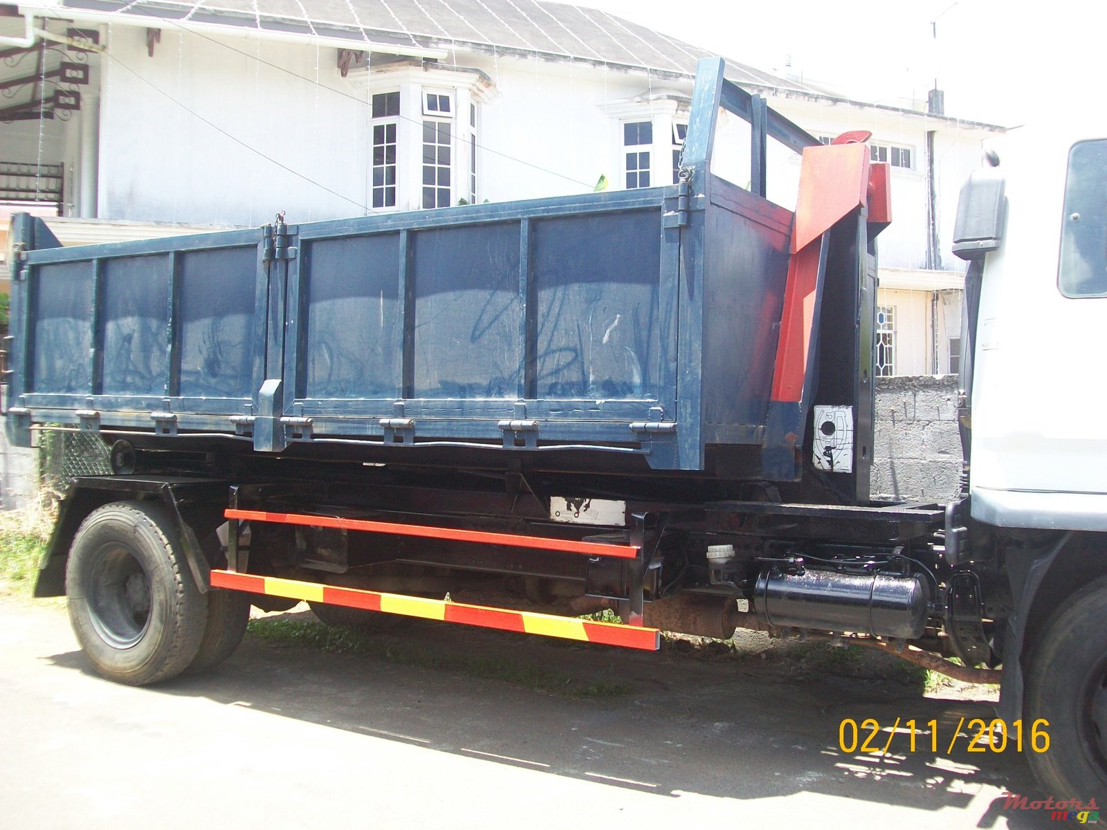 2002' Mitsubishi Fuso FM 615 photo #2