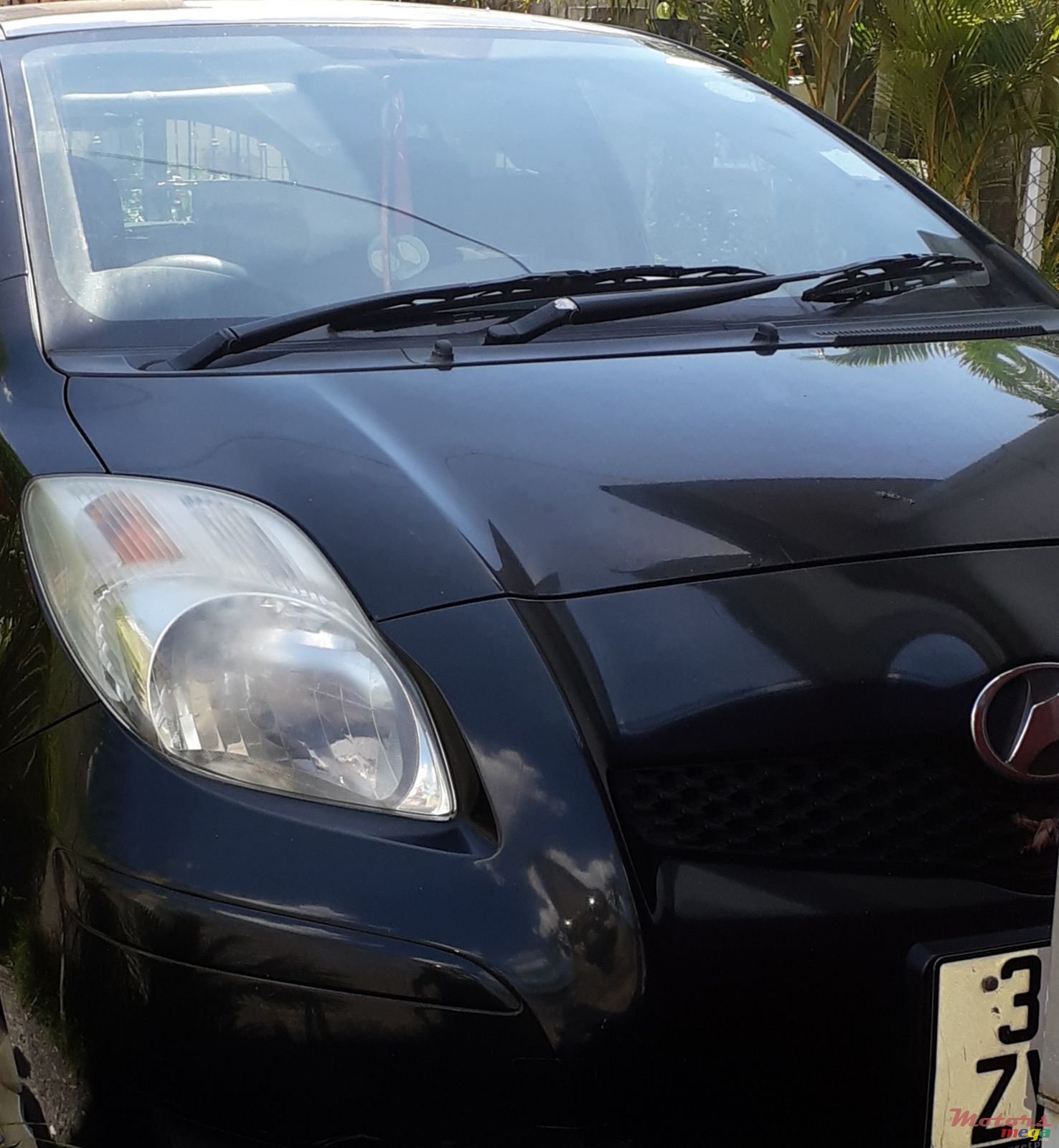 2010' Toyota Vitz photo #1