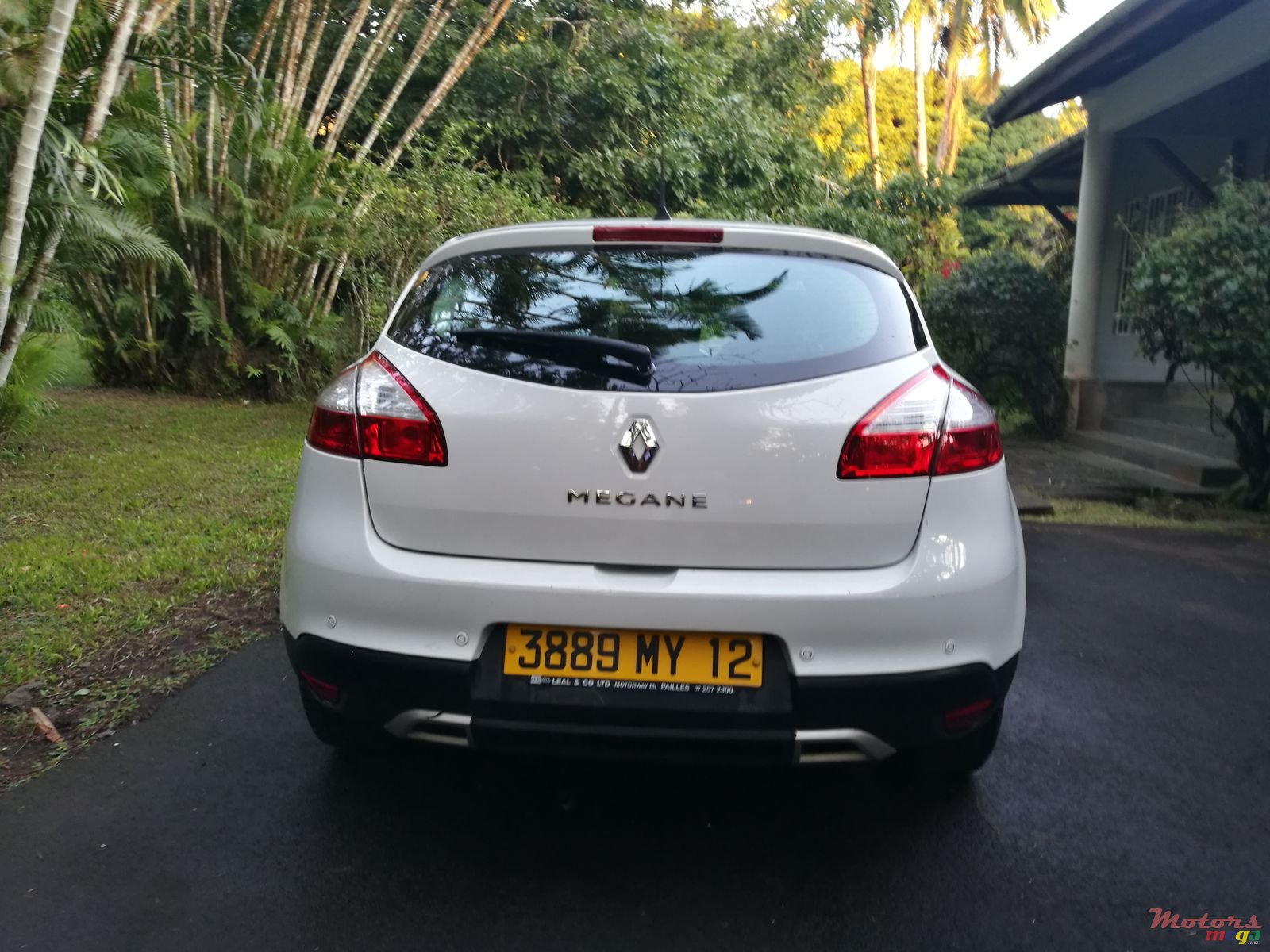 2012' Renault Megane photo #1