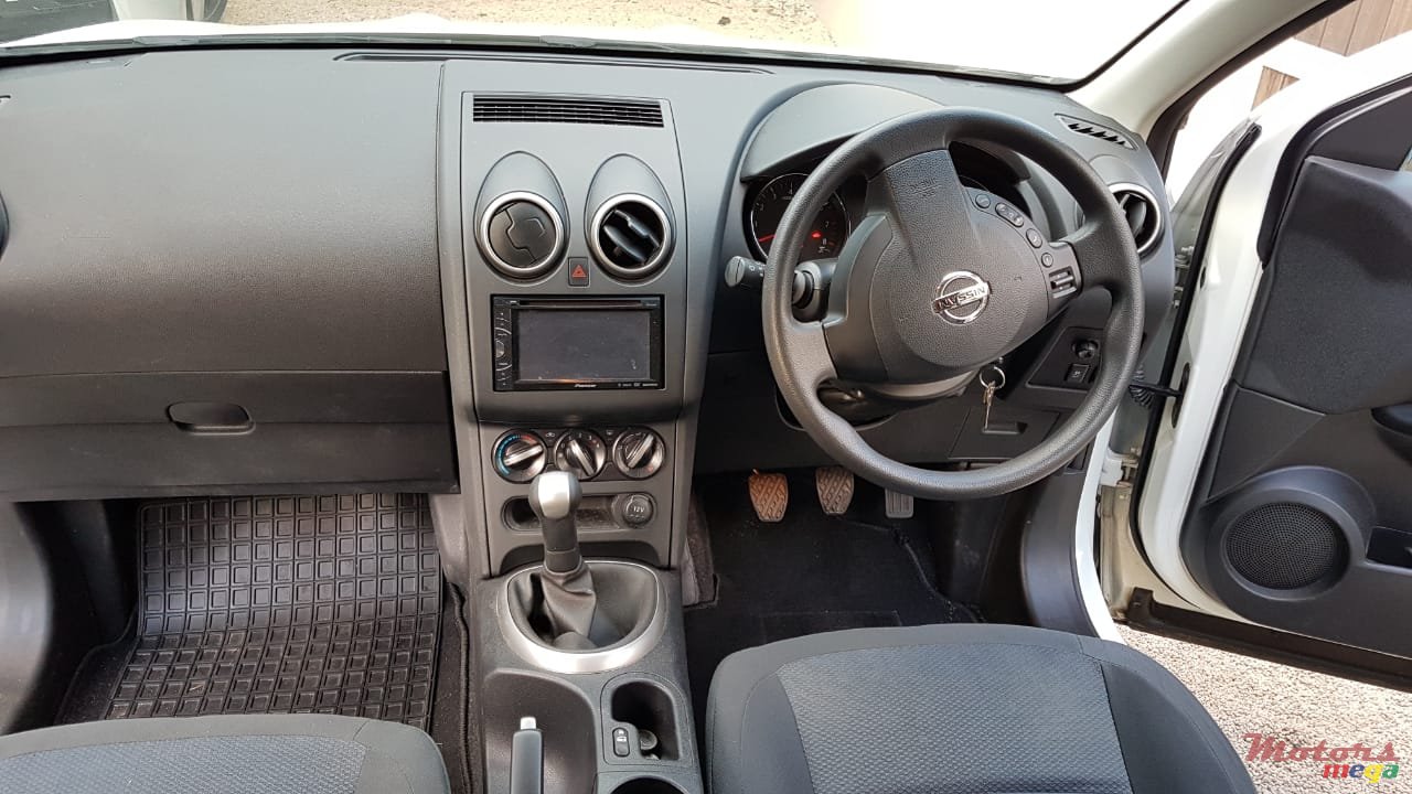 2013' Nissan Qashqai photo #6