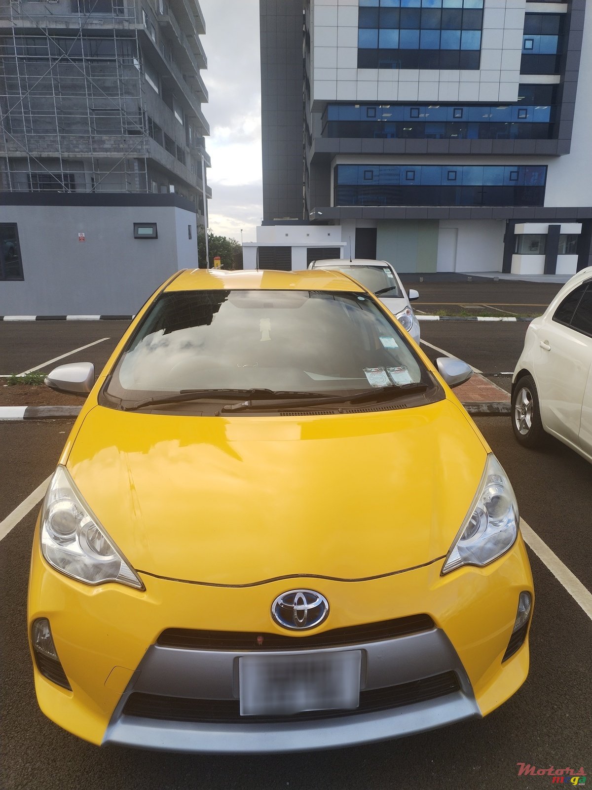 2014' Toyota Aqua photo #2