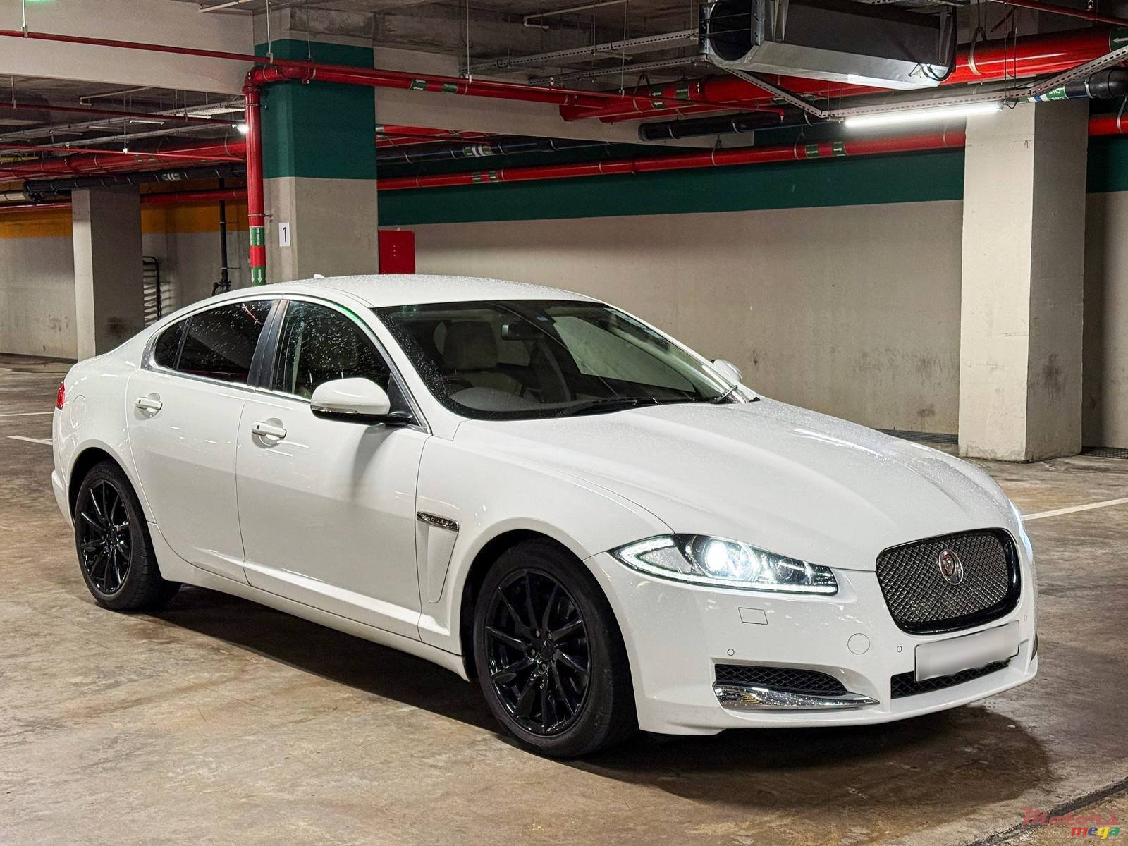 2016' Jaguar XF photo #1