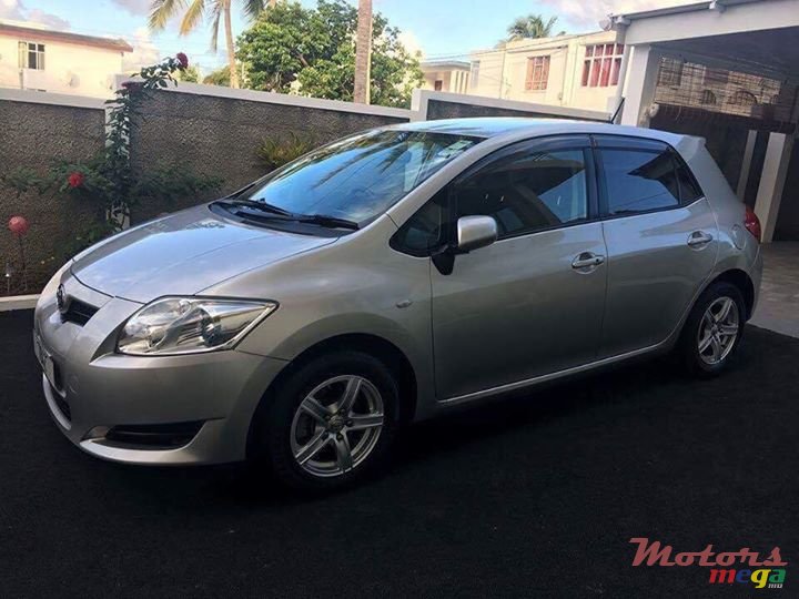 2009' Toyota Auris photo #4