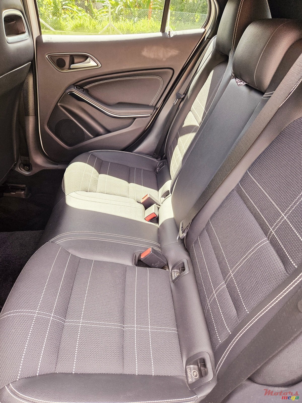 2016' Mercedes-Benz GLA 180 photo #5