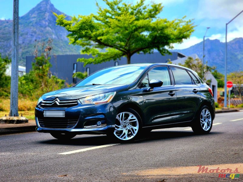 2014' Citroen C4 Exclusive Edition - Turbo photo #1