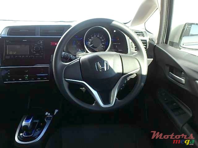 2014' Honda Fit Hybrid photo #2