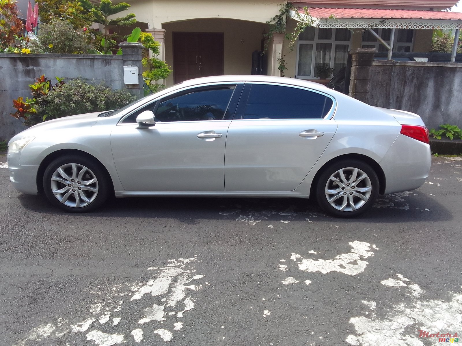 2013' Peugeot 508 photo #2