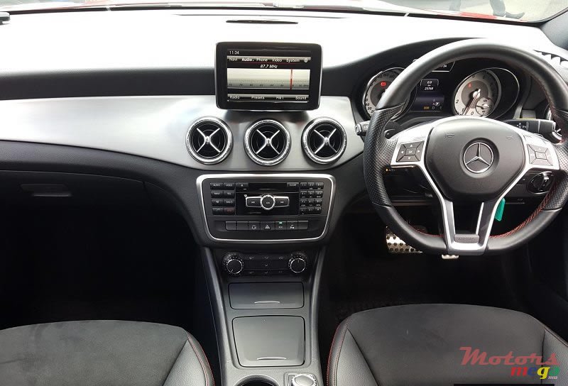 2013' Mercedes-Benz CLA 180 AMG SPORT photo #4