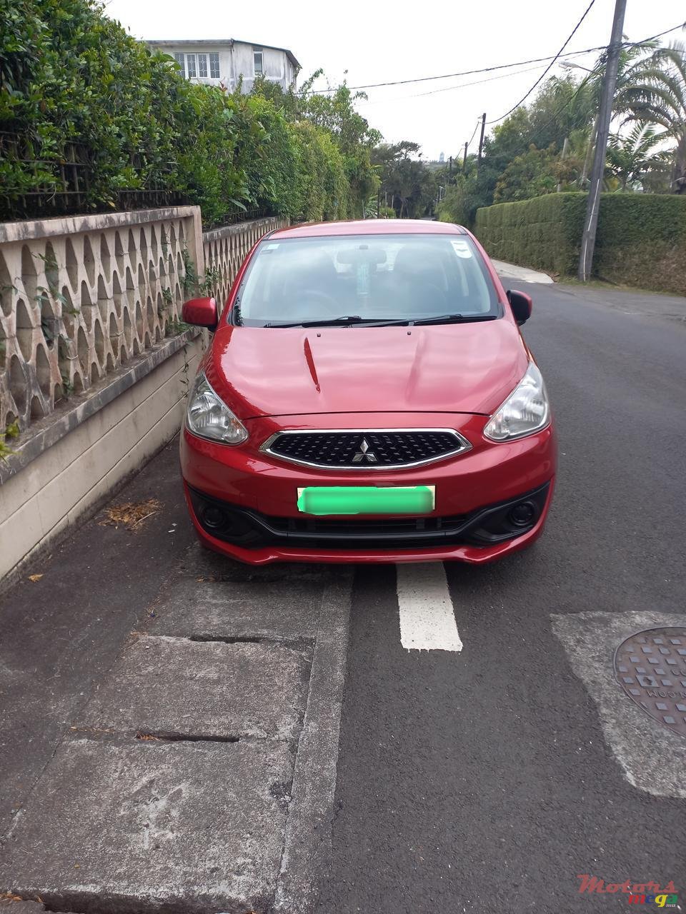 2020' Mitsubishi Mirage photo #1