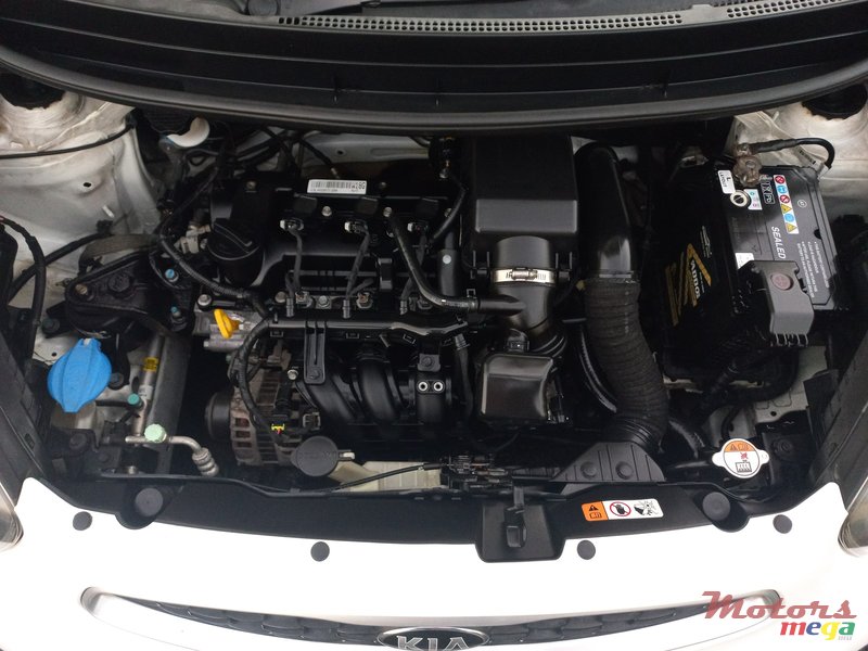 2017' Kia Picanto MANUAL photo #4