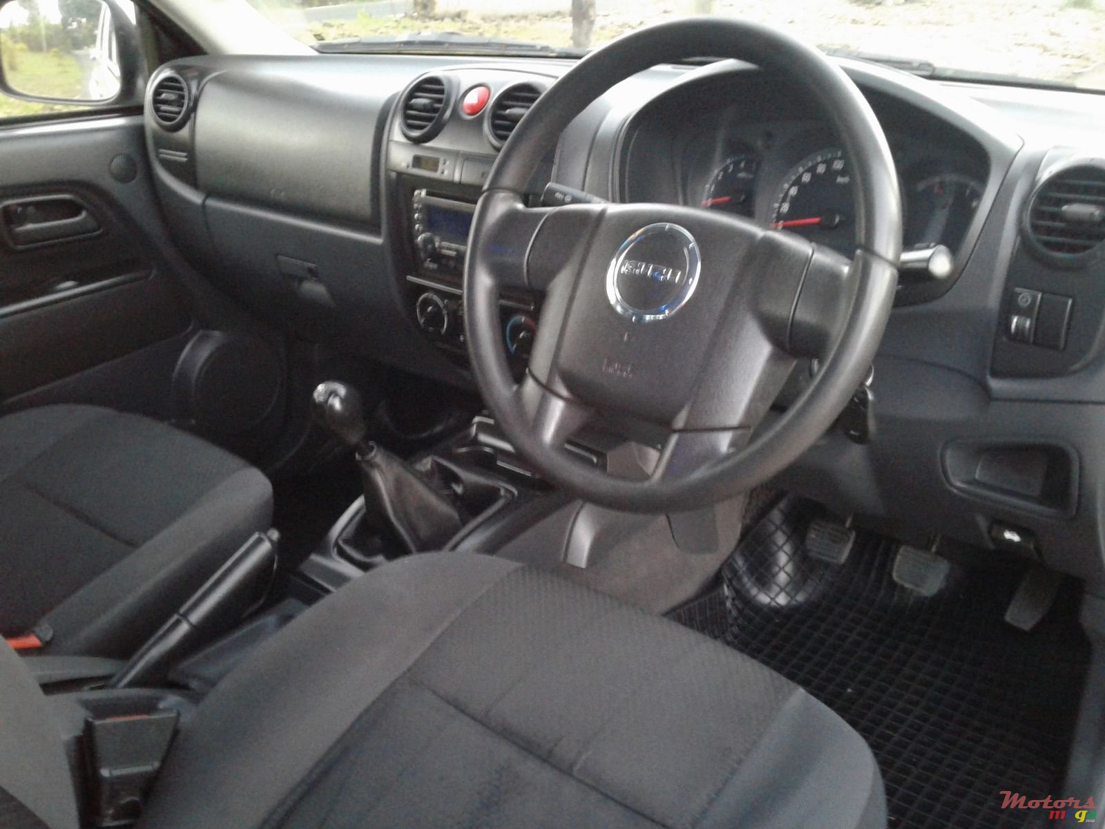 2008' Isuzu KB 250 (4x2 Hi-Trail) photo #5