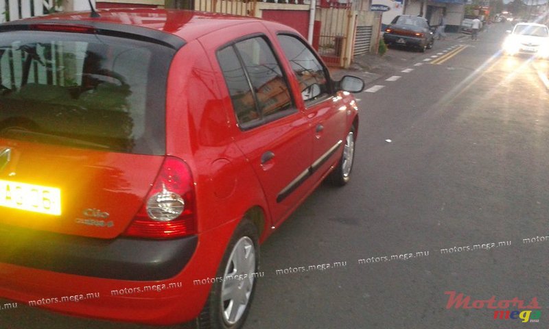 2006' Renault Clio photo #4