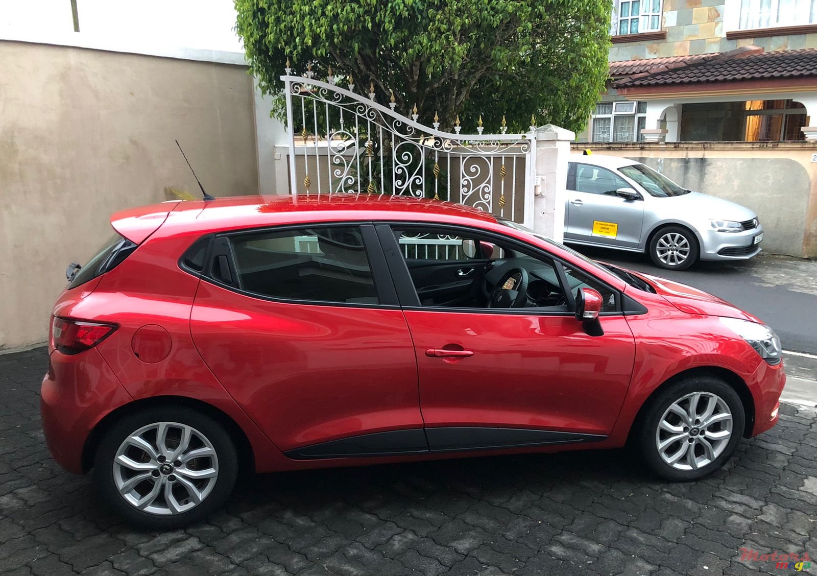 2017' Renault Clio 1.2 Automatic photo #3