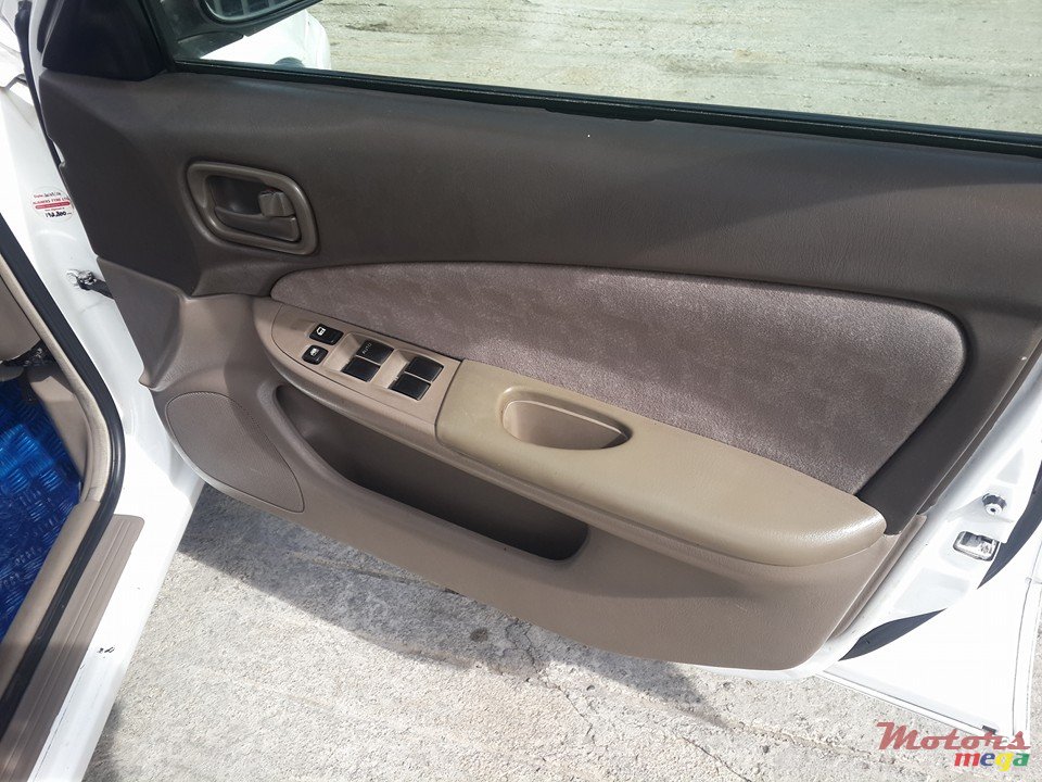 2000' Nissan Sunny B15 photo #3