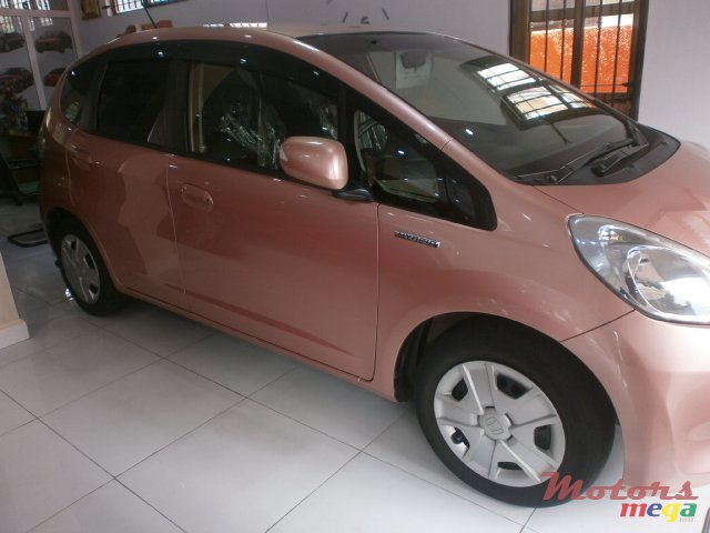 2013' Honda Fit Aria she's hybrid photo #4