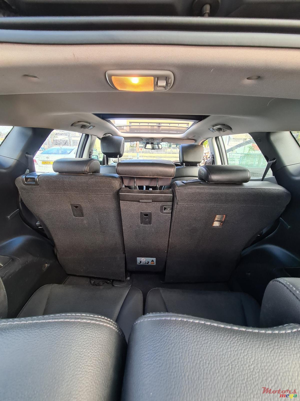 2013' Hyundai Santa Fe Automatic photo #7