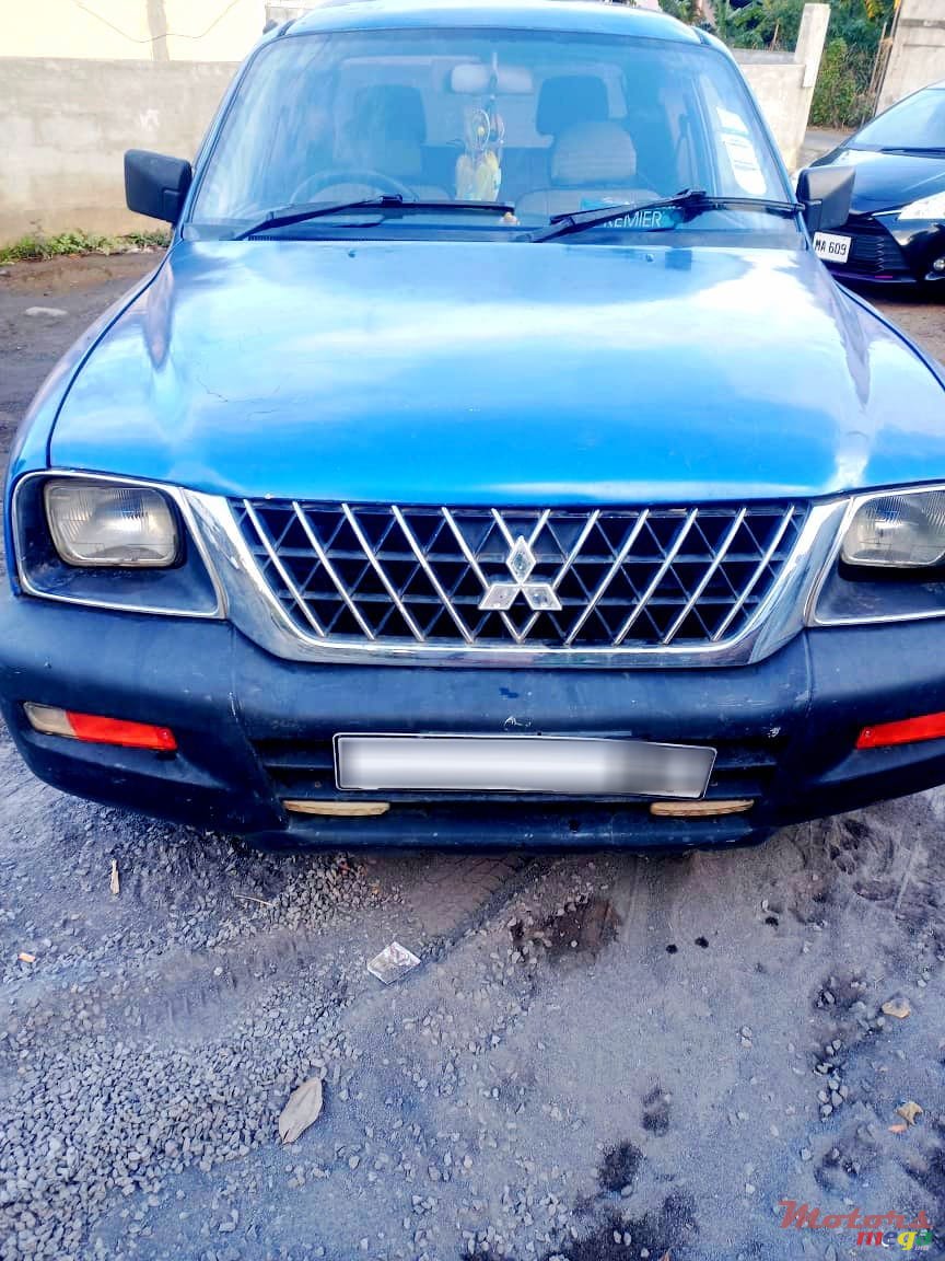 2001' Mitsubishi L200 photo #5