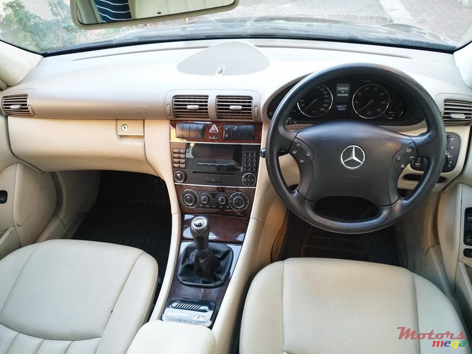 2007' Mercedes-Benz C-Class C180 Kompressor photo #5