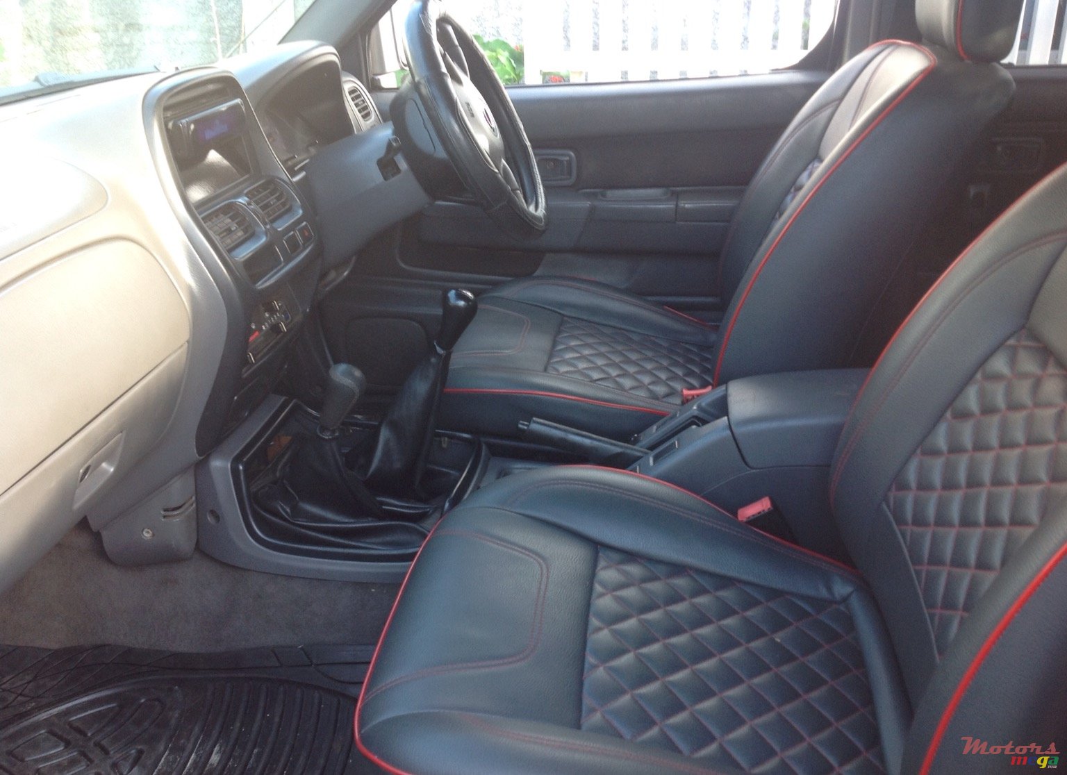 2004' Nissan Pickup photo #3