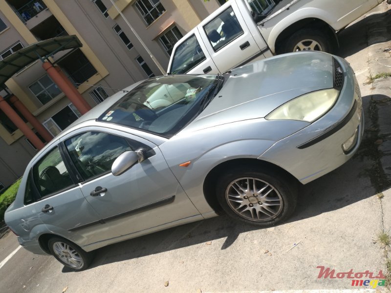 2005' Ford Focus photo #1