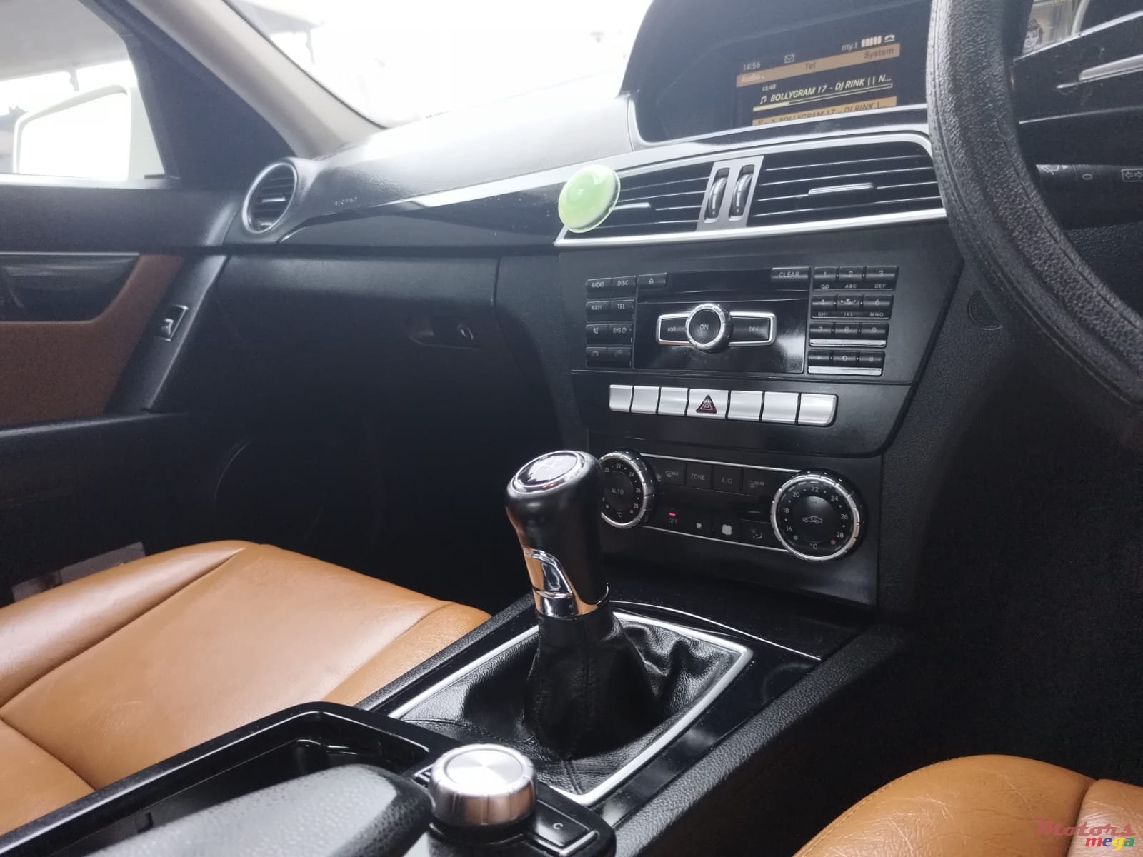 2011' Mercedes-Benz C 180 Kompressor photo #1