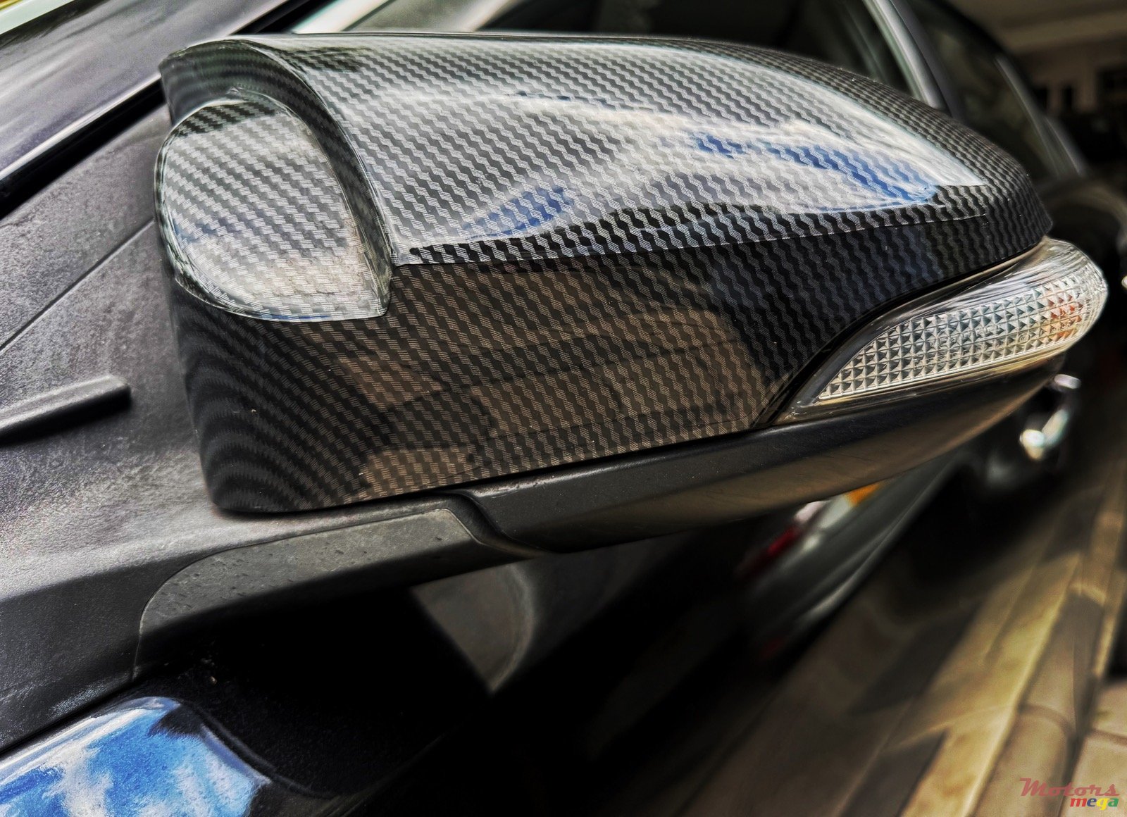 2017' Toyota Yaris photo #2