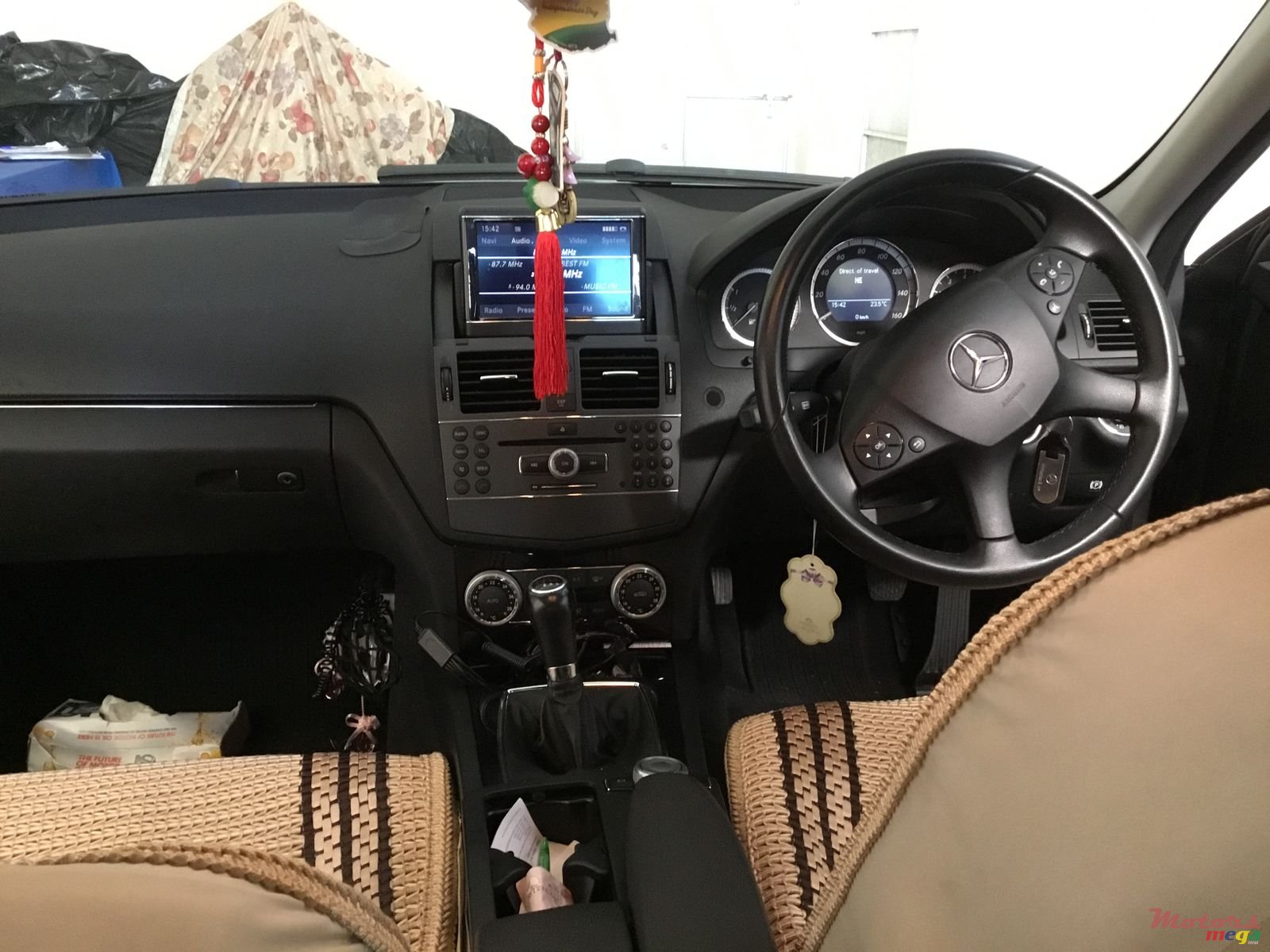 2009' Mercedes-Benz C-Class photo #3