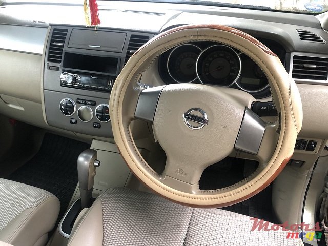 2007' Nissan Tiida photo #3