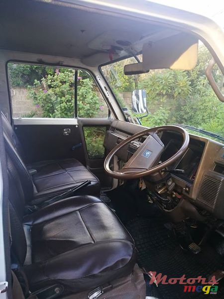 1995' Daihatsu photo #7