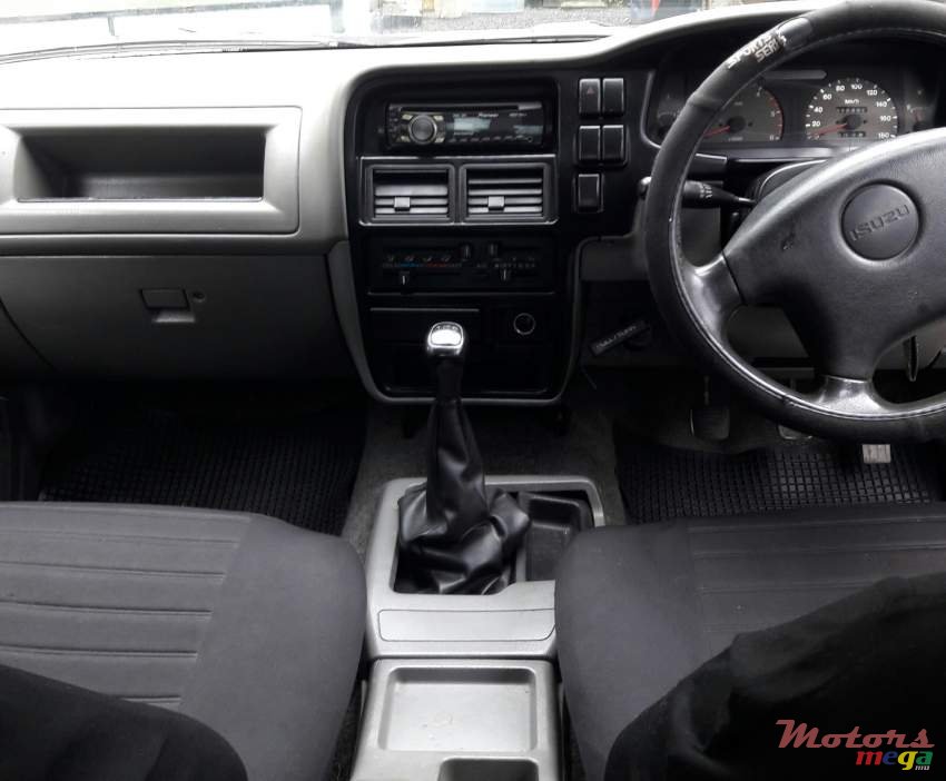 1999' Isuzu D-Max photo #4