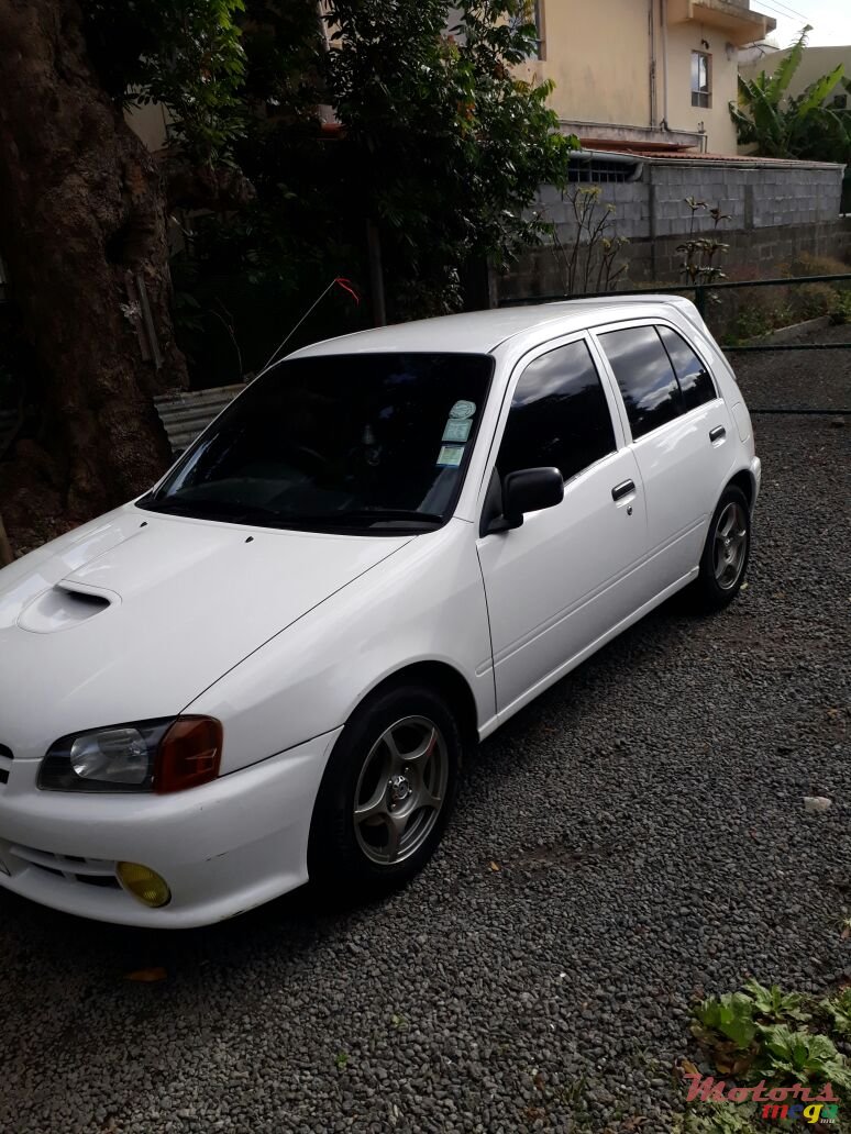 1998' Toyota Starlet Glanza photo #6