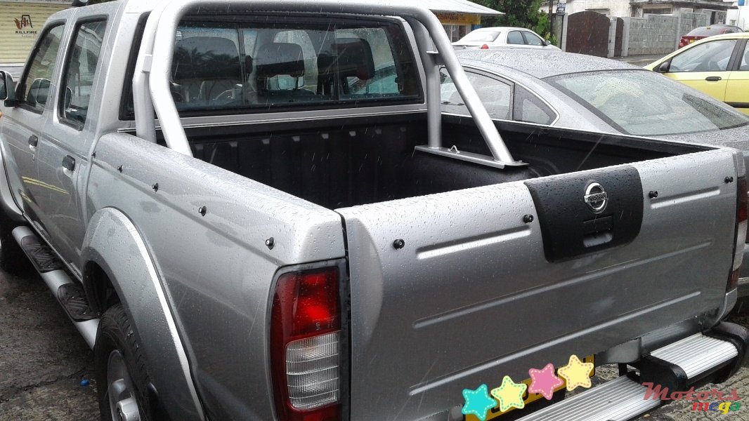 2010' Nissan 4x2 photo #2