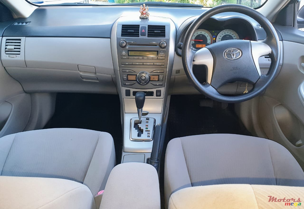 2013' Toyota Corolla photo #3