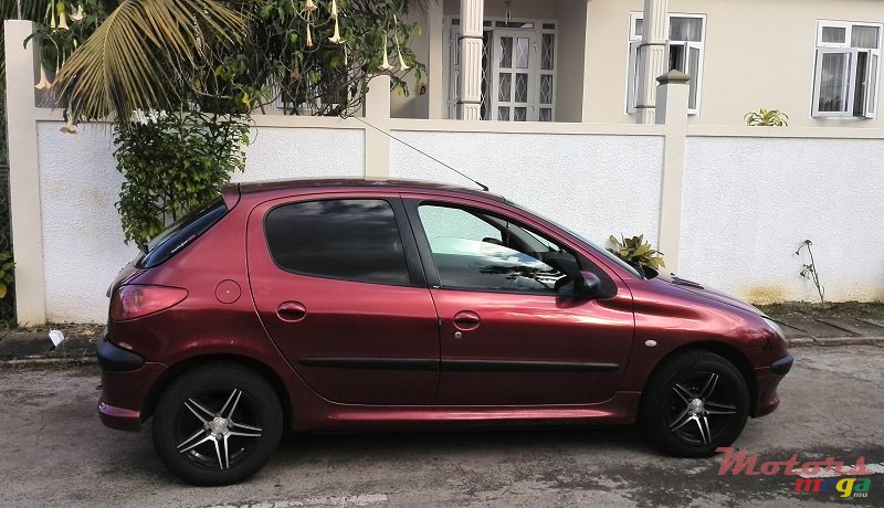 2005' Peugeot 206 photo #1