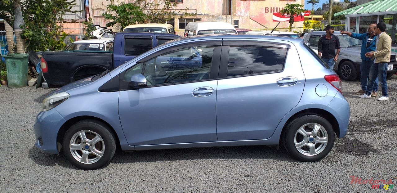 2011' Toyota Vitz photo #1