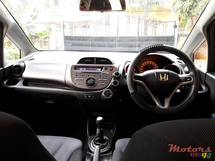 2008' Honda Jazz photo #2