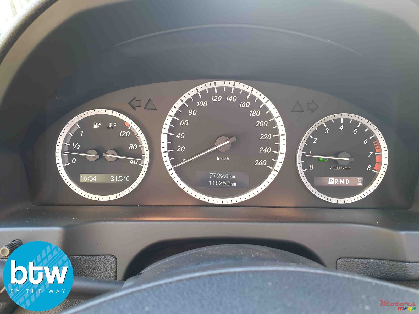 2010' Mercedes-Benz C-Class 180 Blue Efficiency photo #7