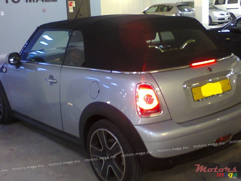 2010' MINI Cooper R57 LCI photo #1
