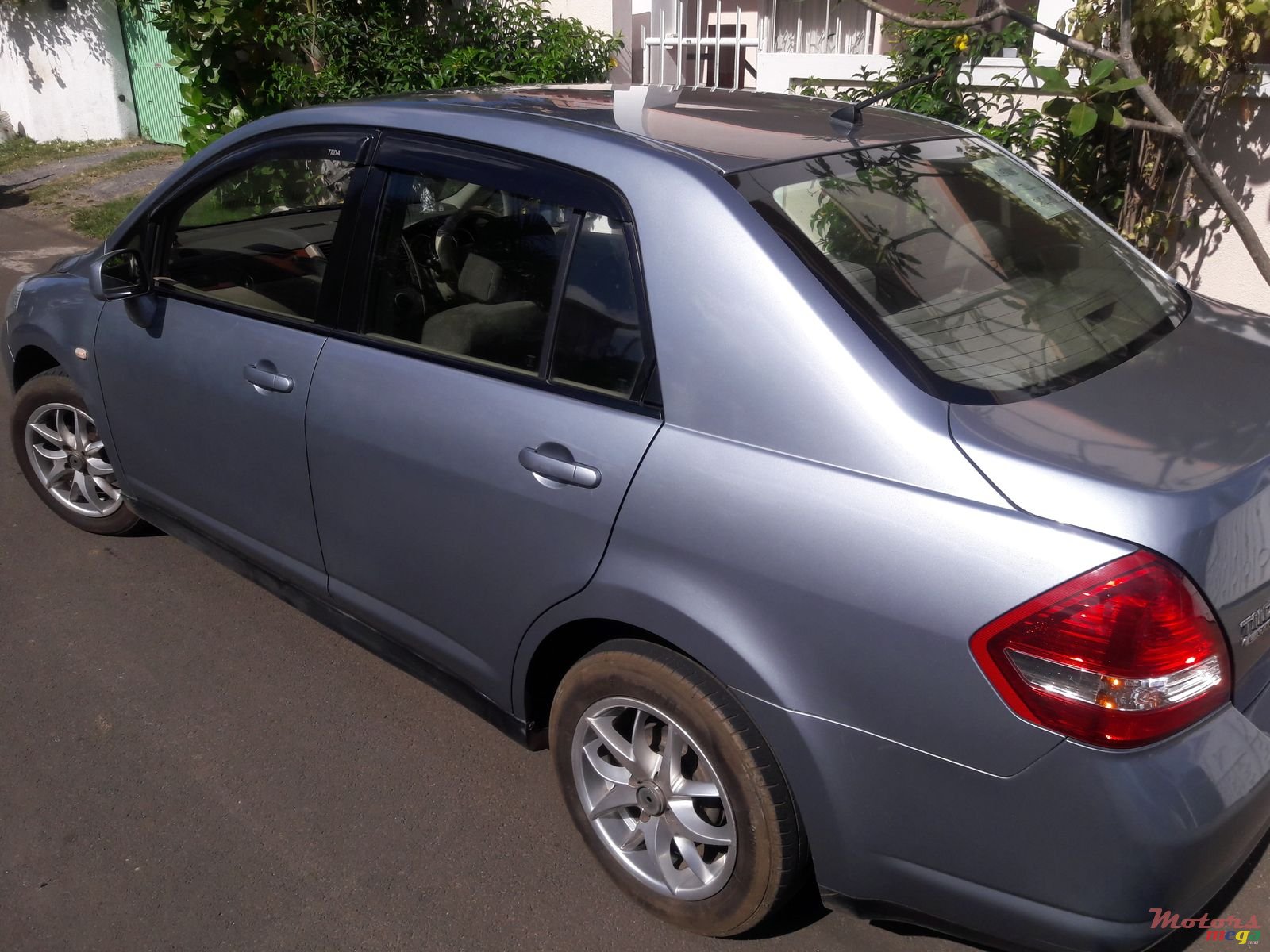 2005' Nissan Tiida photo #3