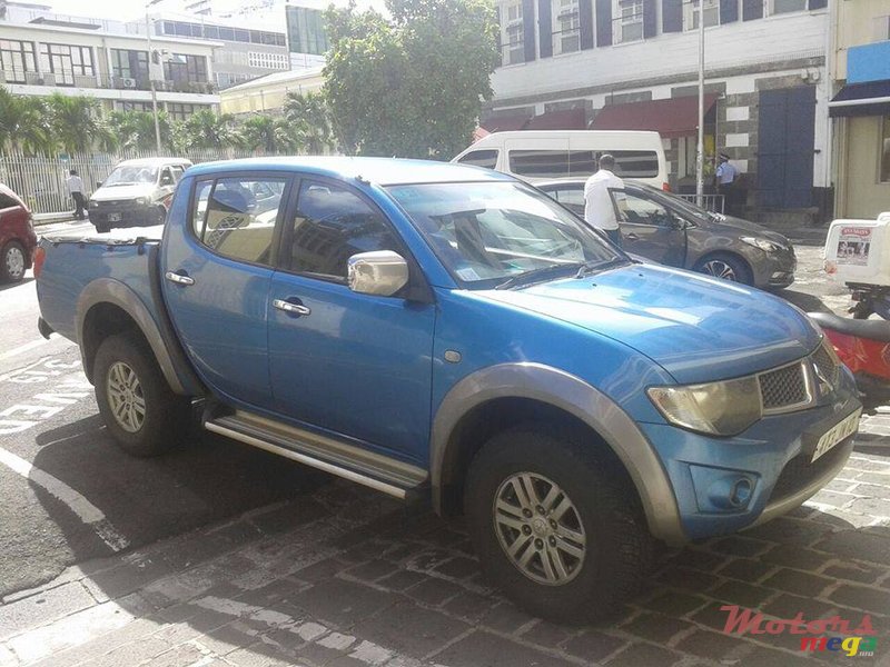 2010' Mitsubishi sportero 2.5 ltdi 4*4 photo #1