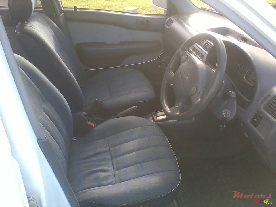 1998' Toyota Starlet photo #4