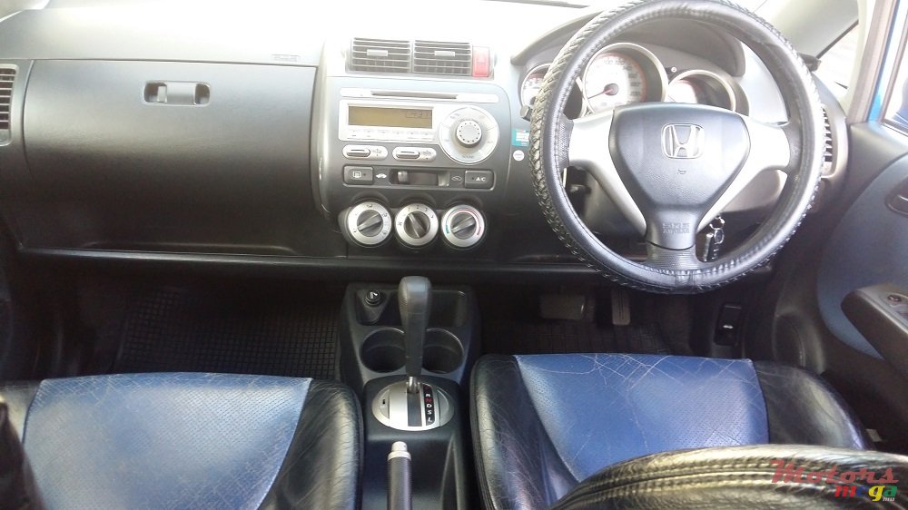 2004' Honda Jazz photo #6