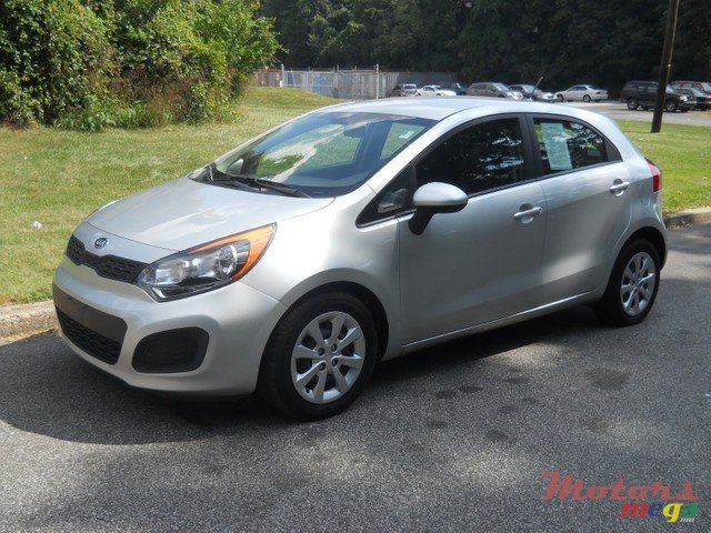 2012' Kia Rio photo #1