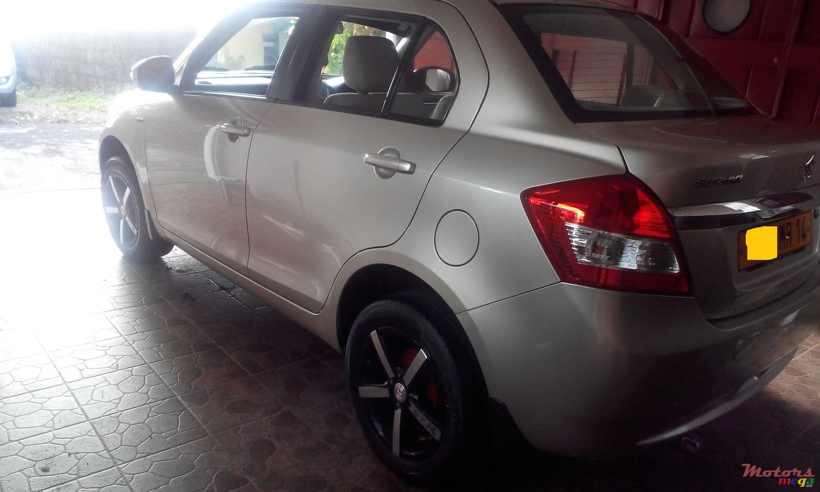 2014' Suzuki Swift photo #4