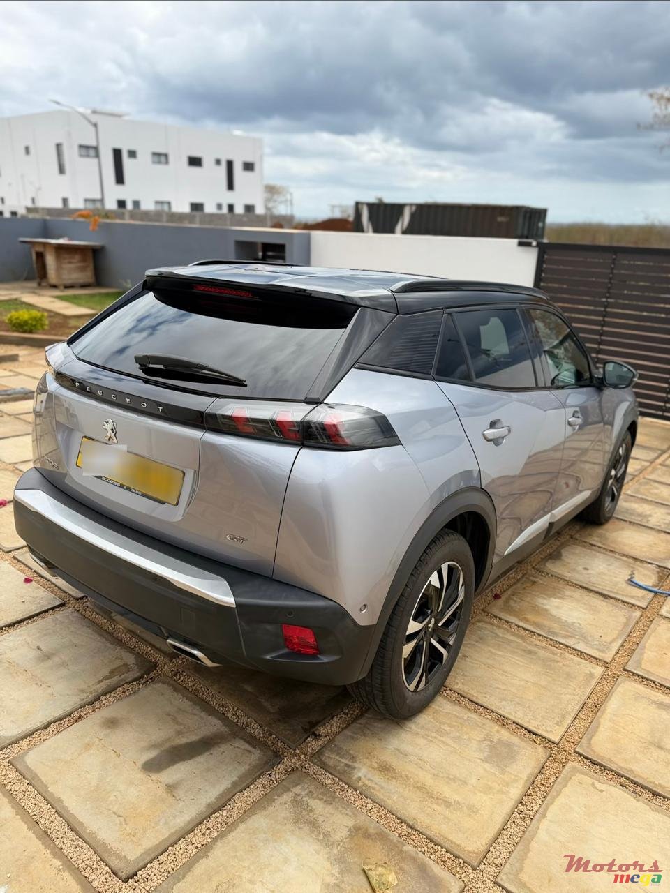 2023' Peugeot 2008 photo #5