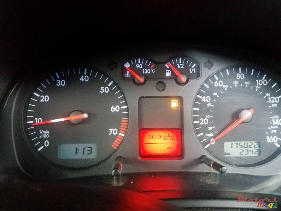 1999' Volkswagen Golf R photo #4